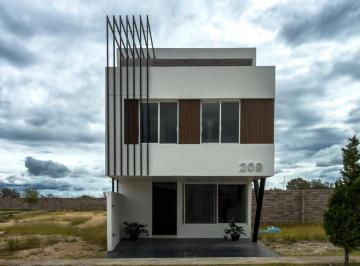 Casa en condominio · 100m² · 3 Recámaras · 2 Estacionamientos · Casa Luna en Venta en Arroyo San Emilión
