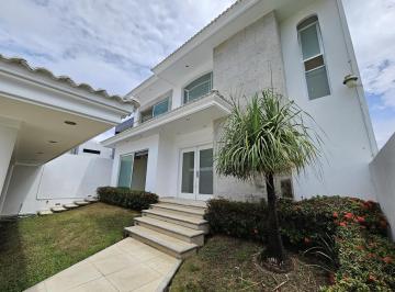 Casa · 374m² · 3 Recámaras · 3 Estacionamientos · Casa en Venta en Costa de Oro