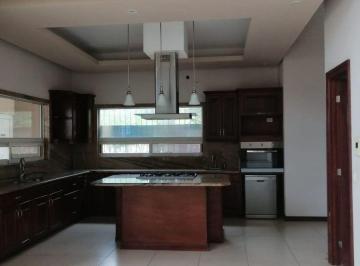 Casa de 5 habitaciones, Saltillo · Casa en Residencial San Jose