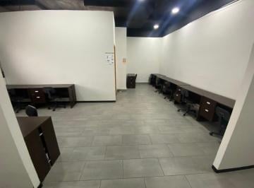Oficina · 55m² · 2 Estacionamientos · Oficina en Renta en Chepevera, Monterrey