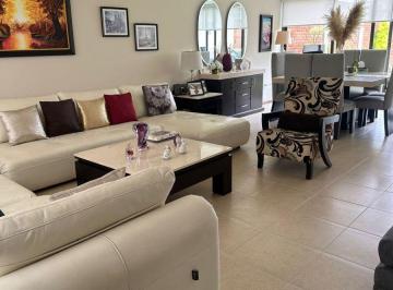 Casa de 3 habitaciones, Calimaya · Casa en Venta en Lomas Virreyes, Calimaya