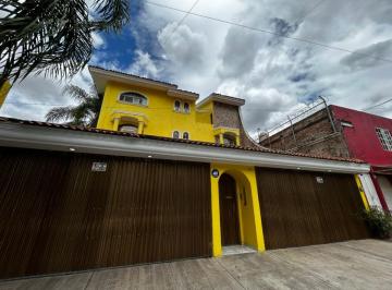 Casa de 5 habitaciones, Guadalajara · Residencia en Venta en Col. Monumental. $15´000,000