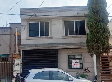Casa · 1545m² · 4 Recámaras · 1 Estacionamiento · Casa en Venta Fraccionamiento Las Golondrinas en Apodaca