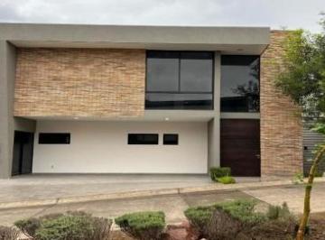 Casa · 285m² · 3 Recámaras · 2 Estacionamientos · Venta de Casa en Lomas del Molino III, León, Gto