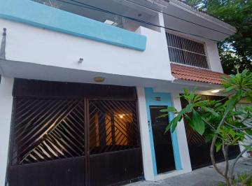 Casa de 4 habitaciones, Veracruz · Venta Casa Grande a 2 Calles de Playas, 4 Rec y Doble Garaje