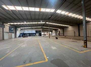 1 · Venta Amplia Bodega con Oficinas