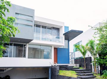Casa de 5 habitaciones, Tlajomulco de Zúñiga · Residencia en Venta Fracc. Provenza Entrega Inmediata