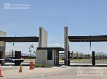 Terreno / Lote · 376m² · Terreno Residencial en Venta en Lomas del Campanario Norte, San Benito