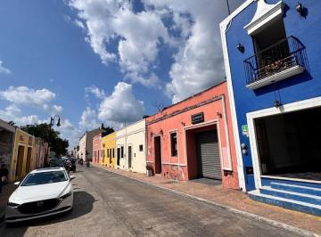 Casa · 1227m² · 5 Recámaras · 1 Estacionamiento · Amplia Propiedad en Venta en El Centro de Valladolid Yucatán