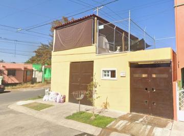 Casa de 3 habitaciones, Tlajomulco de Zúñiga · Excelente Casa en Calle Bucaramanga No. 144, Hacienda Santa Fe, Jalisco