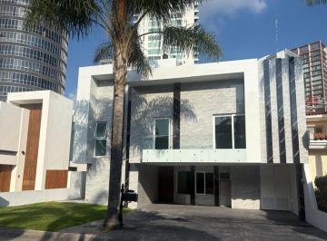 Casa en condominio de 4 habitaciones, Zapopan · Casa en Venta en Puerta de Hierro Coto Murcia