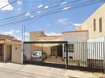 Casa de 3 habitaciones, Aguascalientes · Casa en Venta, Adjudicada, Versalles 2da. Sección, Barrio San Marcos, Aguascalientes, Ags. Ade*