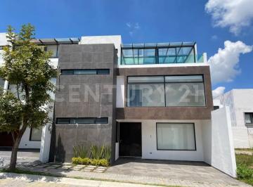 Casa · 237m² · 4 Recámaras · 2 Estacionamientos · Casa en Venta Parque Coba - Lomas de Angelópolis III