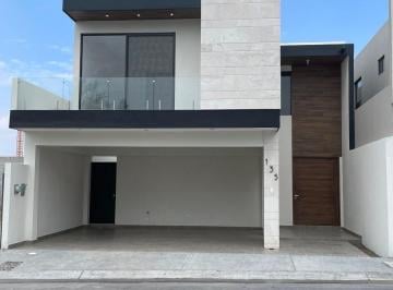 Casa de 3 habitaciones, Saltillo · Casa en Venta en Monte Sabino
