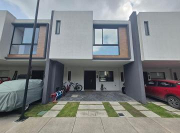 Casa de 3 habitaciones, Toluca · ¡Vive con Estilo y Espacio! Casa en Venta, Lista Para Habitar, en Toluca