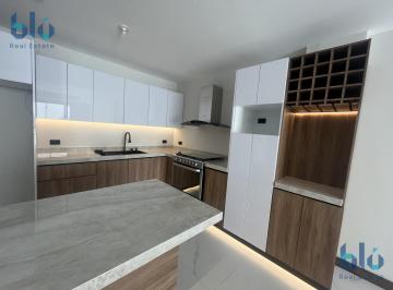 Casa · 275m² · 3 Recámaras · 2 Estacionamientos · Casa en Venta en Venta con Rec en Pb en Frac Asturias