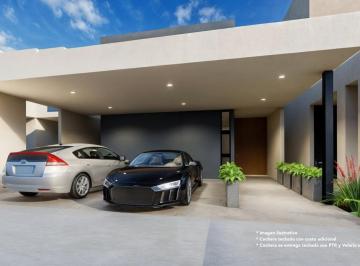 Casa · 180m² · 4 Recámaras · 3 Estacionamientos · Casa del Lago en Altozano, Mérida