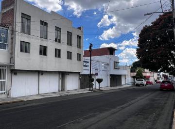 Casa · 443m² · 3 Recámaras · 3 Estacionamientos · Casa en Renta con Uso de Suelo Comercial