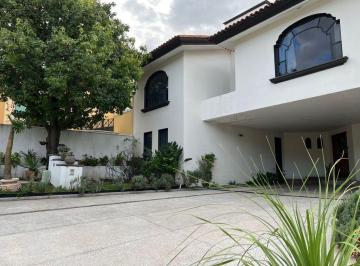 Casa · 377m² · 3 Recámaras · 4 Estacionamientos · Casa Venta Puerta de Hierro Dentro de Condominio