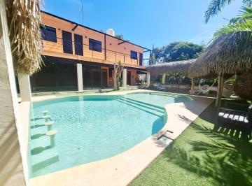 Casa · 898m² · 4 Recámaras · 4 Estacionamientos · Casa Amueblada en Sitpach Mérida