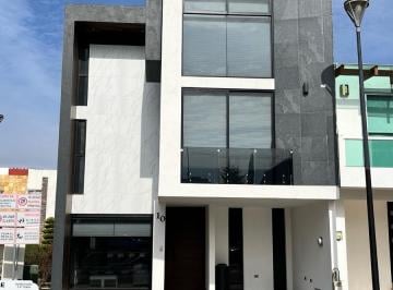 Casa · 111m² · 3 Recámaras · 2 Estacionamientos · Casa - San Bernardino Tlaxcalancingo