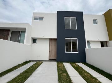 Casa · 134m² · 3 Recámaras · 2 Estacionamientos · Venta Casa en Residencial Zarzales Al Norte de La Ciudad
