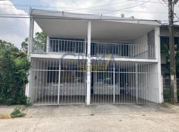 Casa · 270m² · 4 Recámaras · 2 Estacionamientos · Casa con Jardín en Venta en Excelente Ubicación en Col. Rodríguez Cano