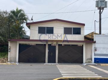 Casa · 230m² · 3 Recámaras · 3 Estacionamientos · Casa en Renta o Venta Zona Comercial Sobre Av Cuauhtémoc