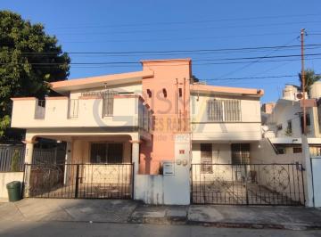 Casa · 266m² · 5 Recámaras · 2 Estacionamientos · Casa en Venta en Jardines de Tuxpan