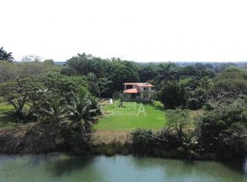 Terreno / Lote · 330m² · 4 Recámaras · 5 Estacionamientos · Terreno con Casa Frente Al Río en Santiago de La Peña