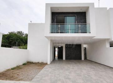 Casa · 205m² · 3 Recámaras · 2 Estacionamientos · Terreno en Venta en Fraccionamiento La Herradura