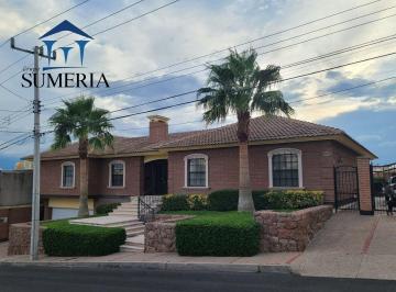 6ded616ec30896c8d6a915668b0b3c20c302d944be4e399d664e885654f748b6 · Amplia Residencia en Campanario