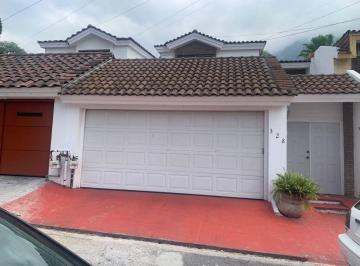 Casa de 3 habitaciones, San Pedro Garza García · Casa Amueblada en Renta en Privada, Colonia Lomas del Valle