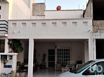 Casa · 95m² · 4 Recámaras · 2 Estacionamientos · Casa en Venta en Cancún, Sol del Mayab, 4 Recamaras Una en Planta Baja