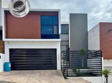 Casa · 201m² · 3 Recámaras · 2 Estacionamientos · Casa - Chihuahua