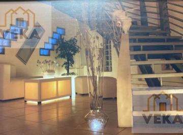 Local comercial · 485m² · 40 Estacionamientos · Salón de Eventos en Venta