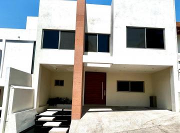Casa · 264m² · 3 Recámaras · 2 Estacionamientos · Casa - Delicias