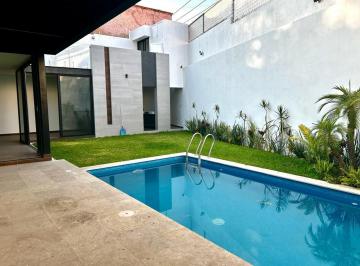 Casa · 198m² · 4 Recámaras · 2 Estacionamientos · Casa - Cuernavaca