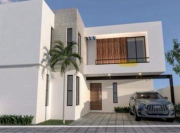 Casa · 270m² · 4 Recámaras · 2 Estacionamientos · Casa en Fraccionamiento Rancho Cortes