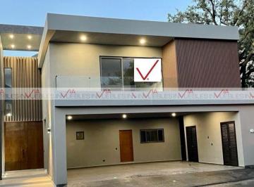 Casa · 508m² · 3 Recámaras · 3 Estacionamientos · Casa en Venta en Monterrey