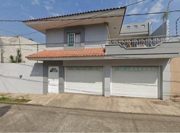 Casa de 3 habitaciones, Uruapan · Adr Casa en Venta de Recuperación Bancaria en Uruapan, Mich. 135 m²