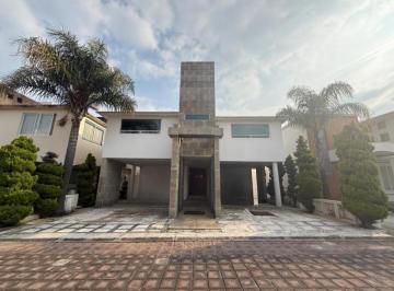 Casa en condominio · 548m² · 4 Recámaras · 6 Estacionamientos · Casa en Venta en Fracc. Monte Llano Col. La Providencia Metepec, Estado de México.