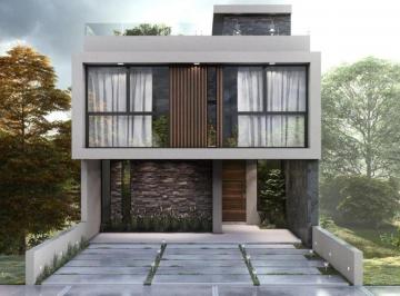Casa de 5 habitaciones, San Pedro Tlaquepaque · Casa de 4 Niveles, 4 Habitaciones + Salón de Juegos y Jardín, Zona Iteso, Las Fuentes, La Calma