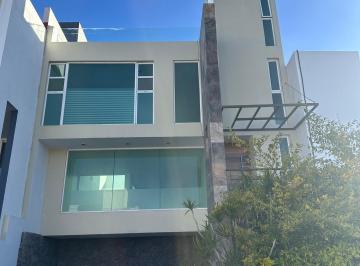 Casa · 145m² · 3 Recámaras · 1 Estacionamiento · Se Renta Casa en Zibata, El Marques, Queretaro