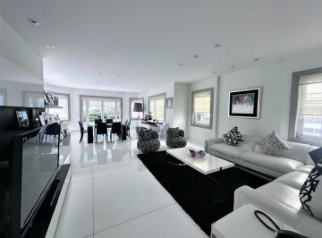 1d32beed00a39b322d3b883fc51a68f59924d1bac1c52de105883554df7e0a92 · Casa en Venta en Bosques de Las Lomas Residencial Las Villas (M²c425)