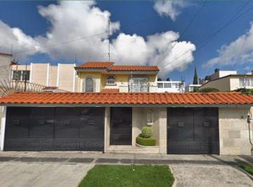 Casa de 3 habitaciones, Naucalpan de Juárez · Hermosa Casa en Venta en Calle Bernardo Couto, Ciudad Satélite, México.