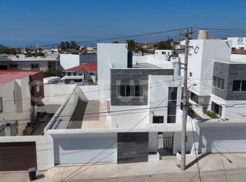 Casa · 214m² · 3 Recámaras · 4 Estacionamientos · Casa en Venta en Rosamar, Rosarito Baja California.