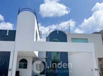 Casa · 168m² · 3 Recámaras · 3 Estacionamientos · Casa en Venta en Fraccionamiento Puente La Santísima, San Andrés Cholula, Puebla.