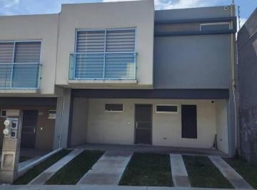 Casa · 161m² · 3 Recámaras · 1 Estacionamiento · Venta de Casa en Colinas de California - Logroño