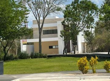 Casa de 5 habitaciones, Mérida · Venta de Casa en Privada Exclusiva Nortemerida, Yucatan
